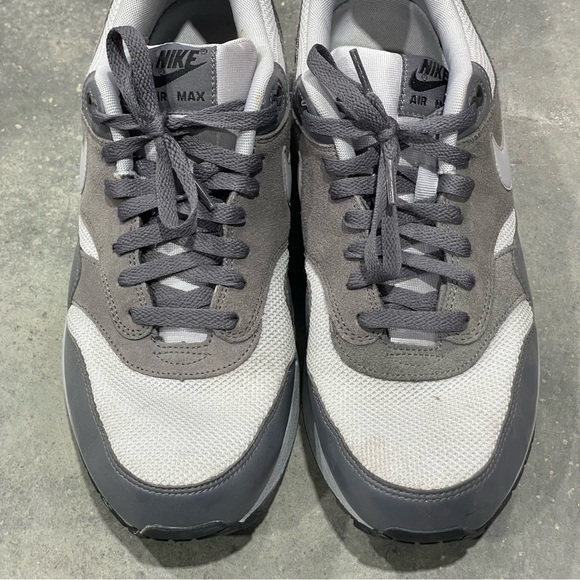 Nike Air Max Men's Dual-Tone Gray Sneakers - Picture 2 of 8